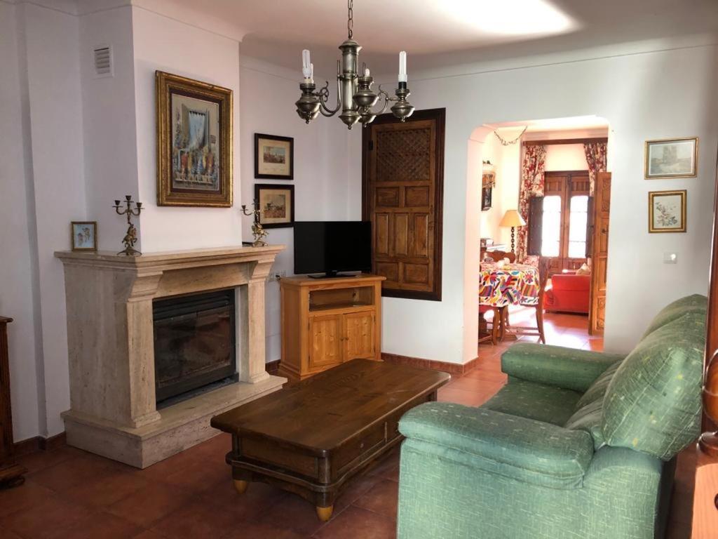 Casa De Tita Dolores Кортес-де-ла-Фронтера Экстерьер фото